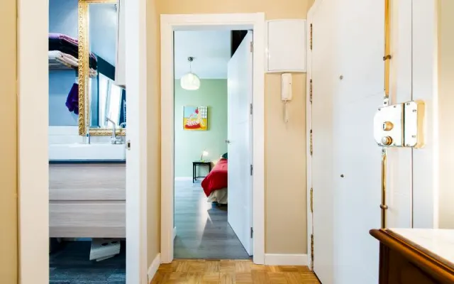 Chambre brillante et calme dans le centre ville (2 lits simples)