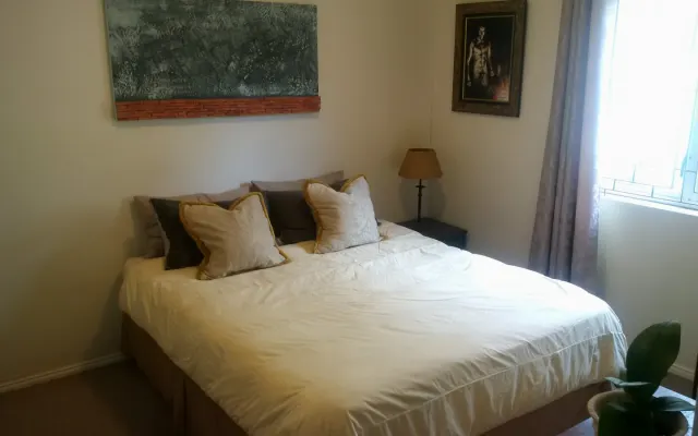 Chambre spacieuse et confortable avec installations privées