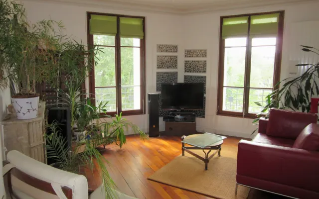 Schlafzimmer in einer charmanten & sonnigen 3er-Wohnung - 5mn von...