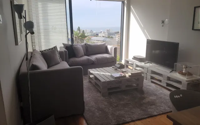 Shared space in beautiful Green Point, Cape Town