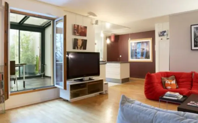 Modern apartment with garden