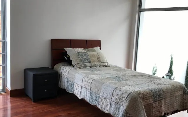 HABITACIÓN CÓMODA Y MODERNA CERCA DE CHAPINERO Y GALERÍAS PRIVADAS