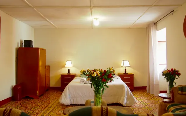 El Alamo apartment
