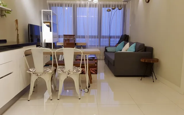 Designer cosy suite with big garden lake and silent privacy and corner