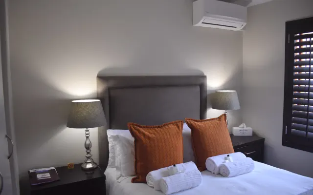 Soeteweide North B&B + Spa - Budget Dble Room 1 (bathroom not in room)