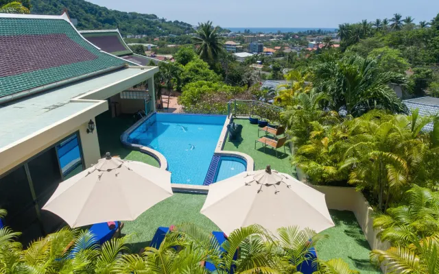Moradia de luxo com 4 quartos e vista para o mar, com piscina, chef...