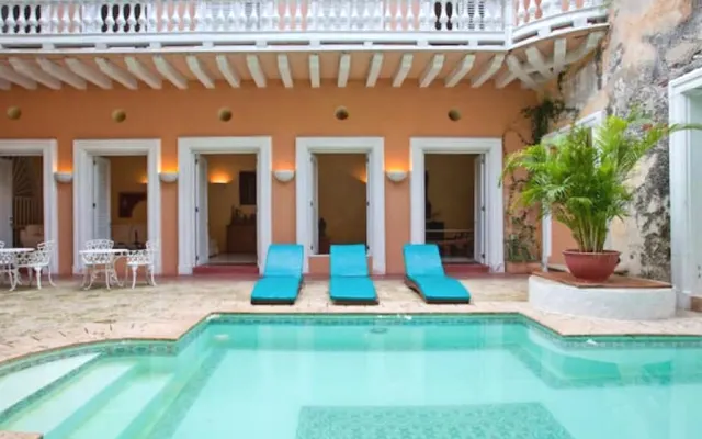 BEAUTIFUL HOUSE IN HISTORIC DOWNTOWN