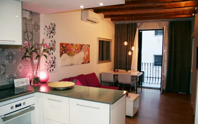 Blasco de Garay: acogedor apartamento en el corazón de Poble-sec