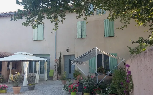 MAS PROVENÇAL CONVIVIAL Y CHALEUREUX con piscina sauna y jacuzzi