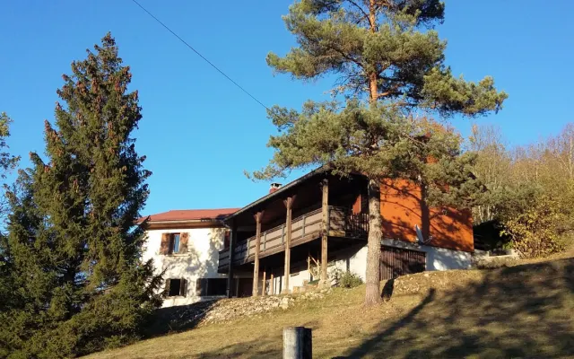 Parc Naturel du Haut Jura apartment in chalet.
