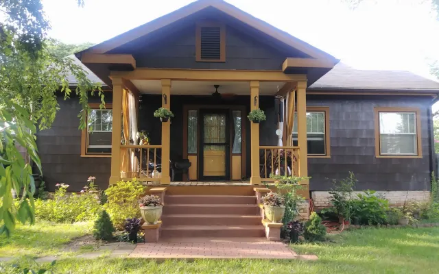 Share Sacred Space with a Tantric Yogi in Cozy Om Home