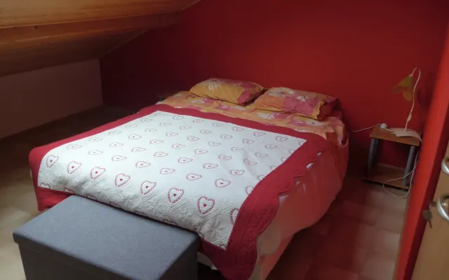 Habitación privada en casa en, Oyonnax