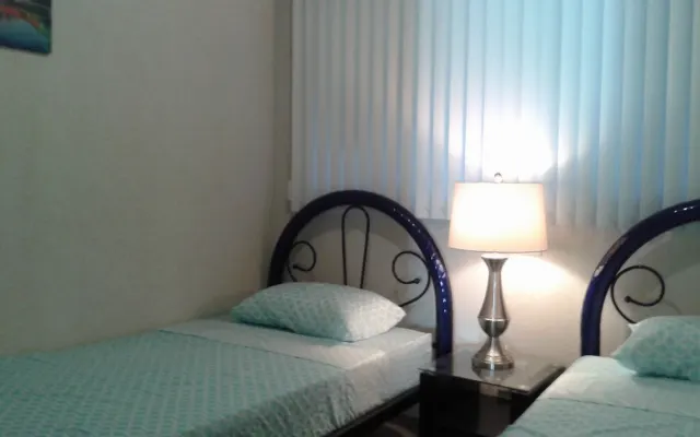 Shared room with 2 beds 7 minutes to centro historico