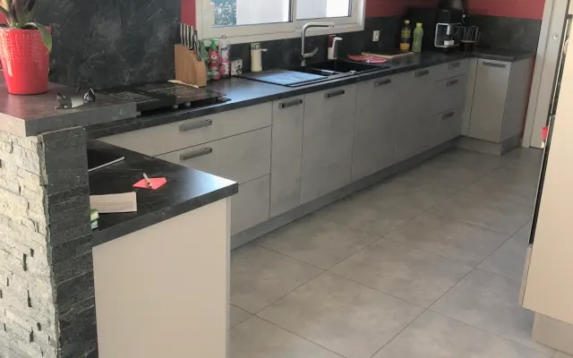 Casa de pueblo nueva y moderna