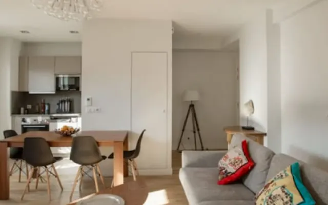 Soleado local de 54 metros cuadrados en el centro de París
