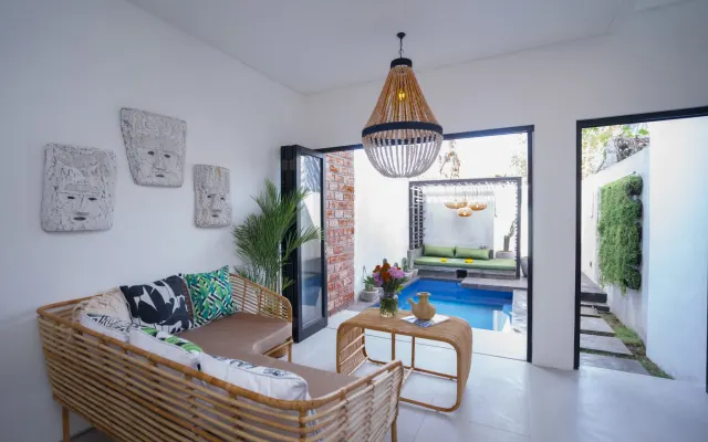 Seminyak NOVO Moradia em estilo loft com piscina privada. wifi e...