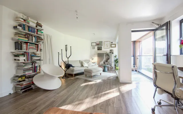Sunny Architect & Artist’s Flat in Shoreditch