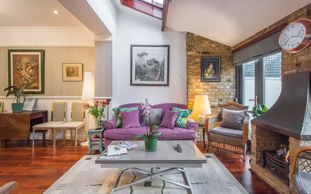 Large Room in Smartly Remodelled Flat, Vauxhall Park, London Zone1