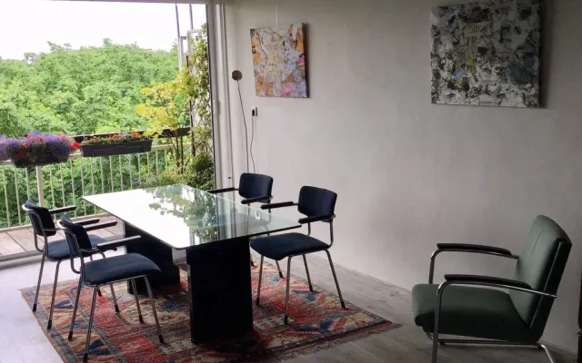 Una camera privata con balcone nel quartiere verde e sicuro di...