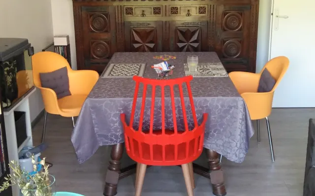 A sofa bed south of Paris