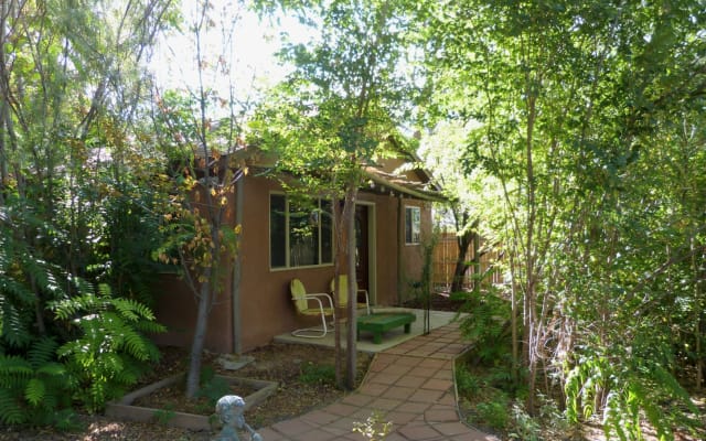 La petite maison au milieu des arbres - Hommes seulement - Vêtements...