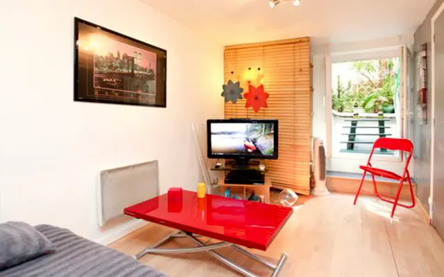 Charming atypical studio in the Marais