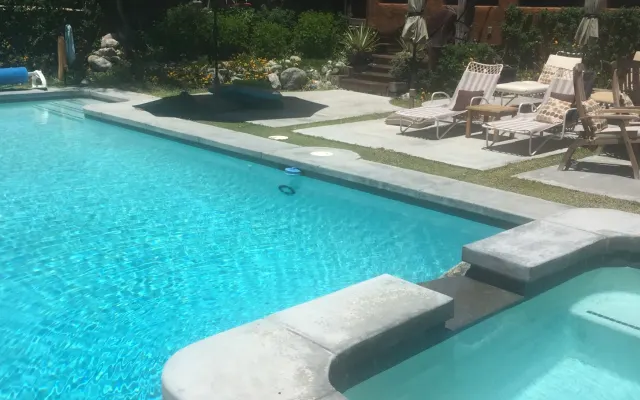 Mid-Century Room With Private Bath & Pool.  PS City ID #470