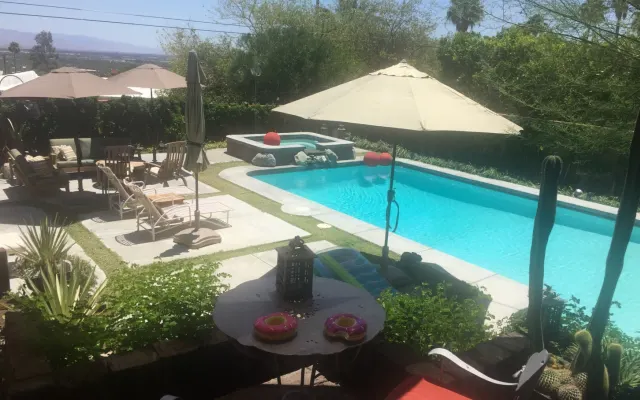400ft2 Studio/Zimmer mit eigenem Eingang, Bad und Pool....City ID #470