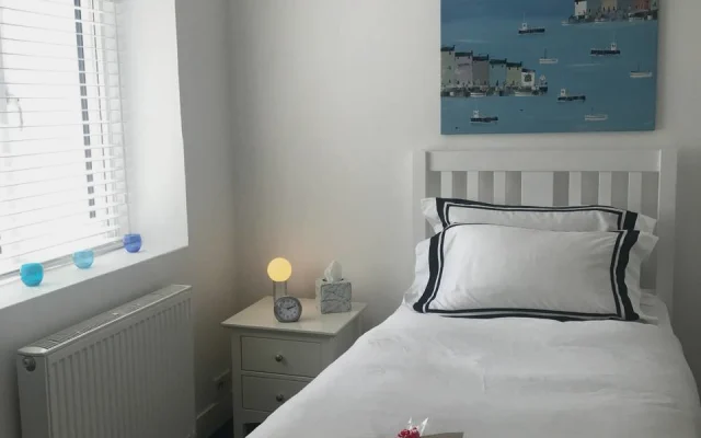 1 Minute from Brighton Rail Station Single Bedroom