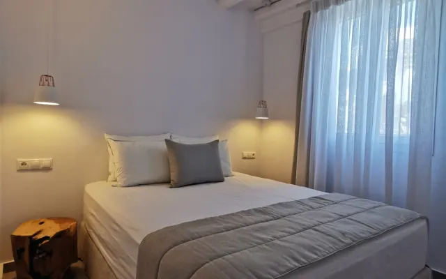 Sofos Suites Mykonos (1 bedroom with separate living room)
