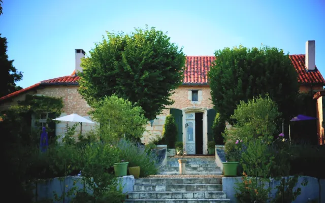 Villa Sleeps 8 with private pool, hot tub and gym