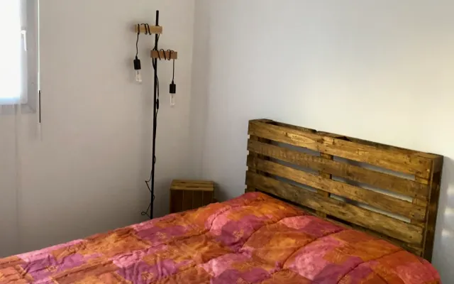 Camera privata con piscina Montpellier ovest, ai piedi della montagna.