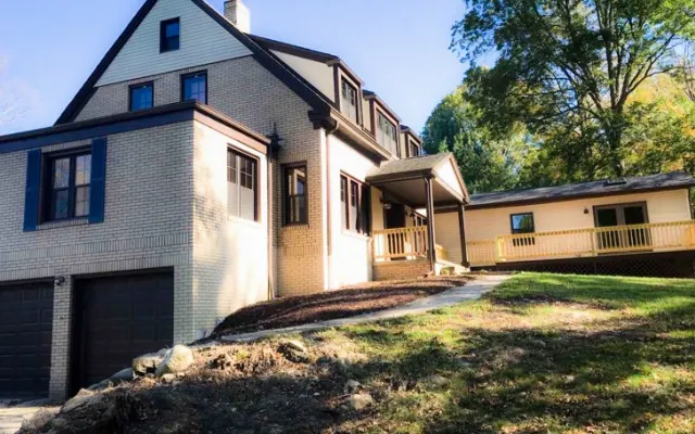 Historic Lake View Home on Mill Creek Park