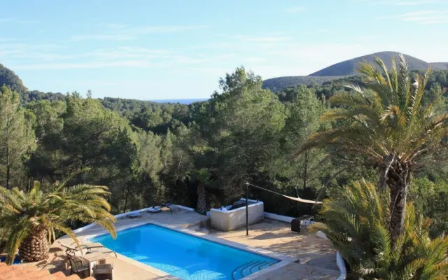 Villa privada con piscina privada, aire acondicionado y cargador para...