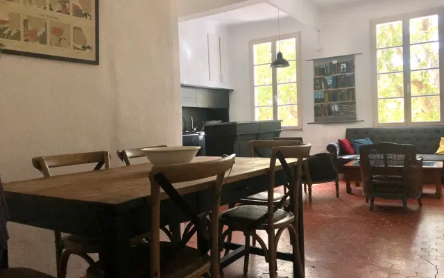 Hermoso apartamento de 3 habitaciones 83 m2 en una bonita plaza en el...