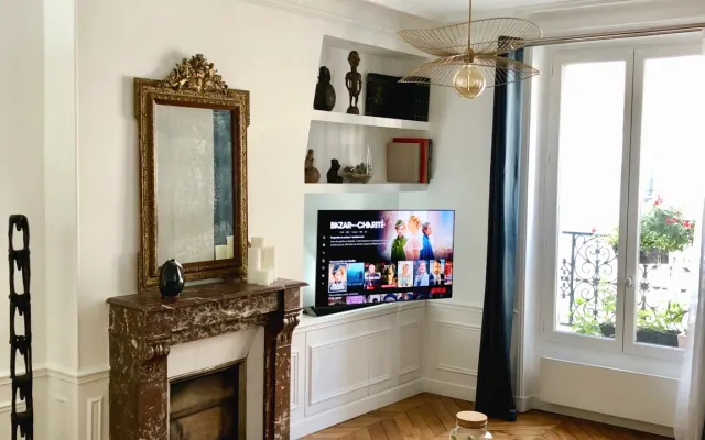 Belo quarto privado perto do Canal St-Martin