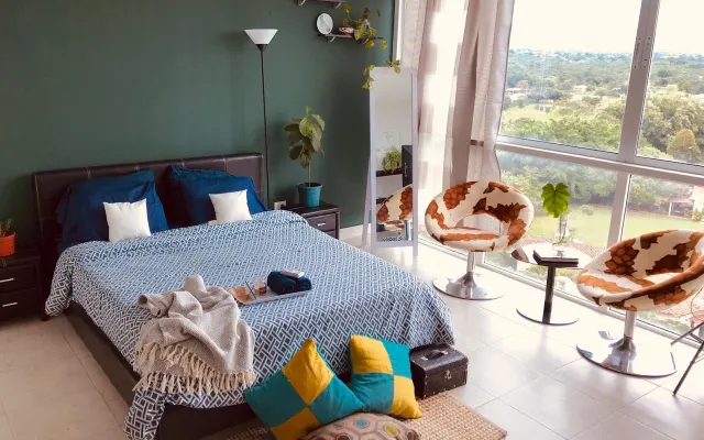   Tropical Boho Studio 3 min walk to the Ocean