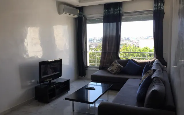 Beau Studio spacieux à Maarif, dans 1 immeuble avec accesseur gardé