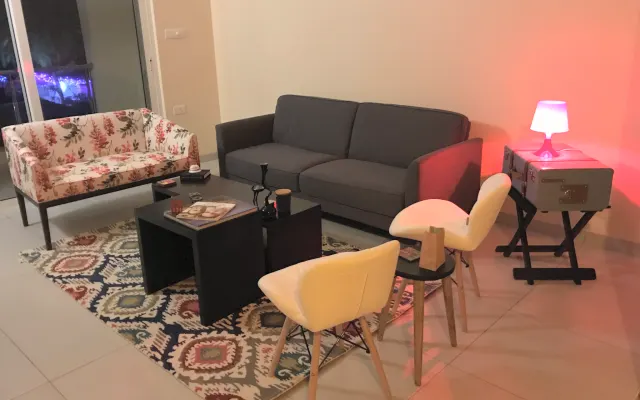 Modern luxurious Fully furnished 1 bed room Apartment with 2 bathrooms
