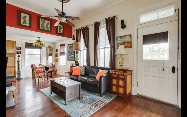 Gemütliche & private Wohnung in der Nähe des Stadtzentrums 1BR/1BA