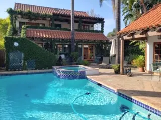 Pasadena, CA - Barrio Cal Tech - Piscina/jacuzzi