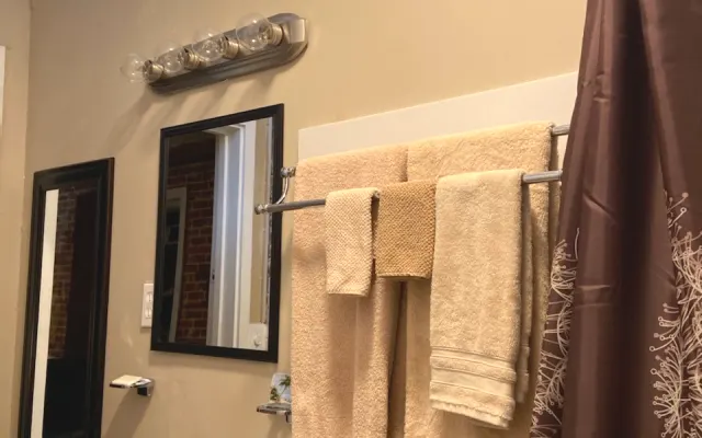 Cozy, Private, Intown Studio Apartment