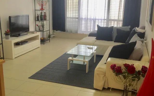 2BR JUNTO A HILTON (gays beach) - hasta 7 (apt # 6)