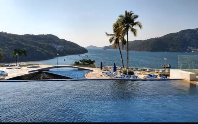 Seaview ! Great view!
