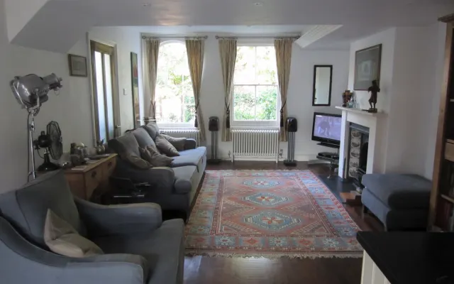 Double room in Georgian House in Highgate