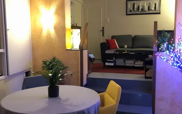 Room in a quiet house in Troyes
