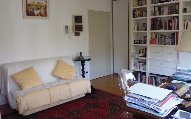 CAMERA ACCOGLIENTE E BAGNO INTERNO HA NIORT