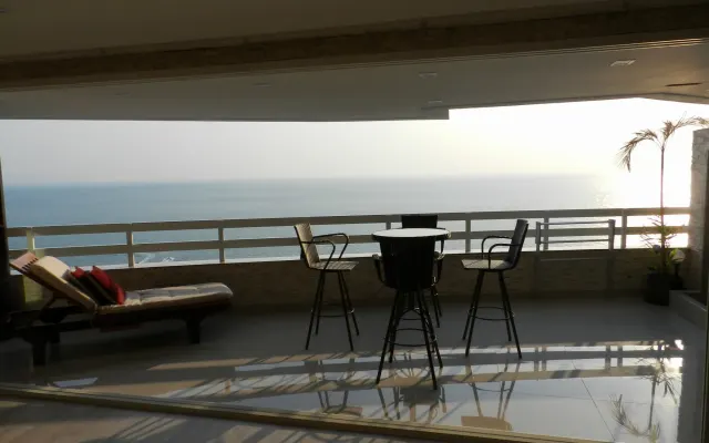 Apartment mit 1 Schlafzimmer + Wohnzimmer mit Meerblick