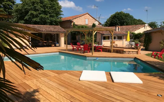 Unabhängiges Zimmer, Zugang zu Pool und Whirlpool