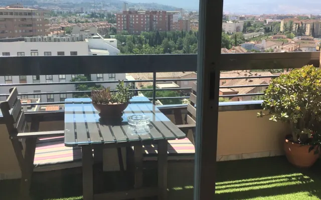 VIEWS of GRANADA and SIERRA NEVADA- PRIVATE PARKING-POOL